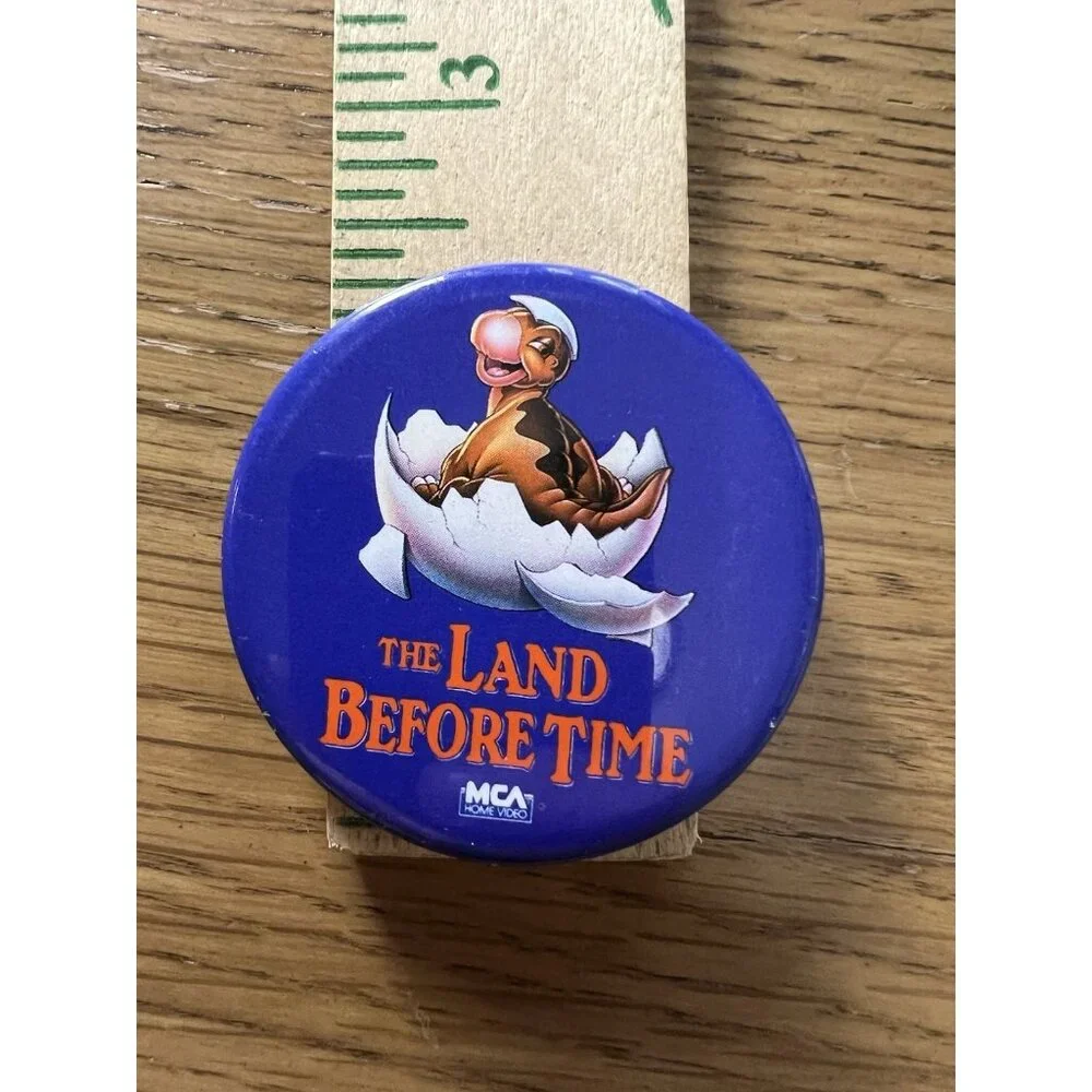 The Land Before Time Little Foot Pinback‎ Button 1988 Dinosaur Movie Cartoon